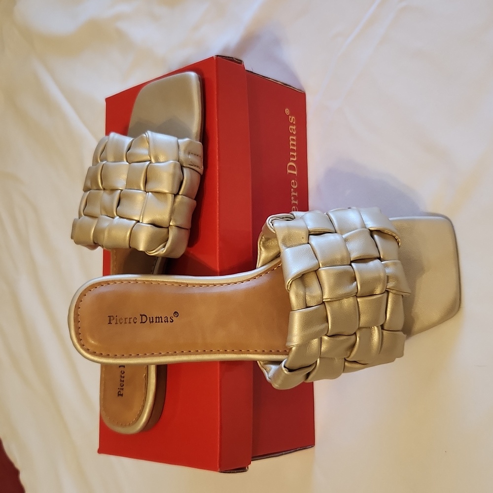 Pierre Dumas Size 8.5 Gold Tiba Sandals
